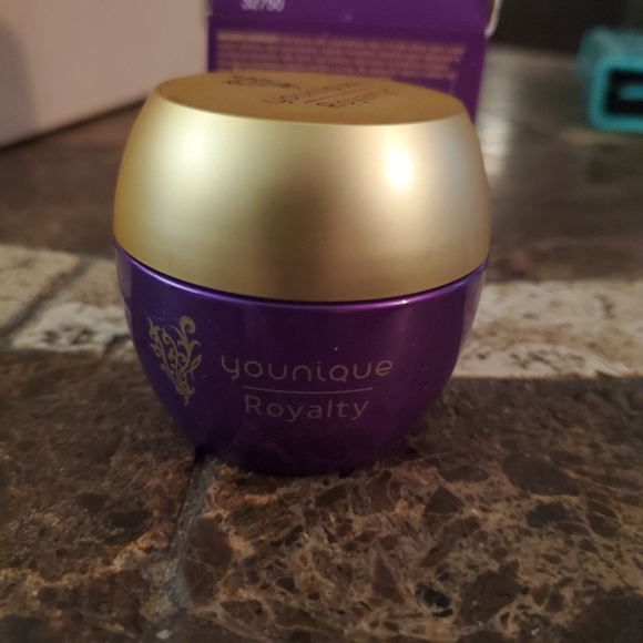 Younique oil control Mask new in package - Picture 2 of 4
